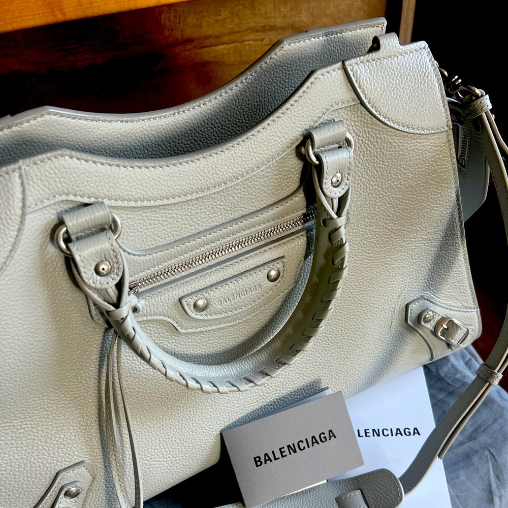 Brand New NWT Balenciaga Neo Classic Calfskin Handbag dust bag